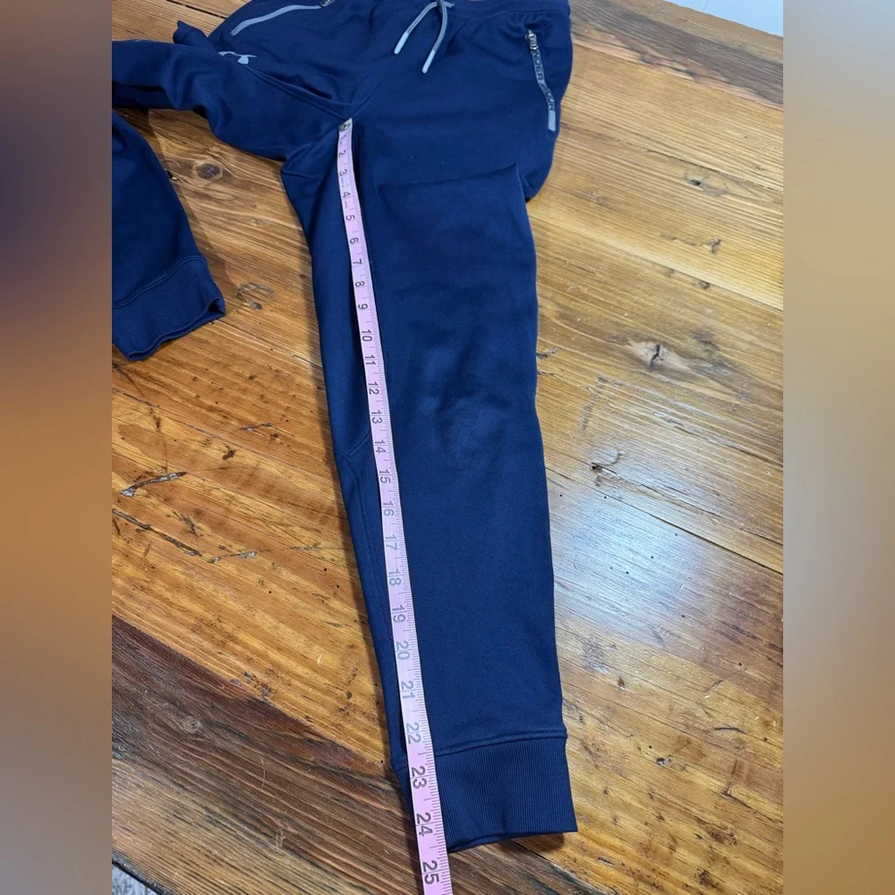 Under Armour Kids Boys Navy Blue Joggers with Gray Details‎ Size Medium